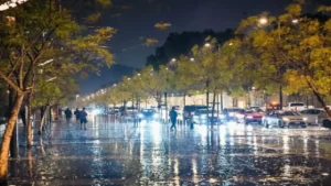 عاصفة مطرية مستمرة في السعودية لمدة 6 أيام تسبب سيولاً وتحذيرات من الأرصاد